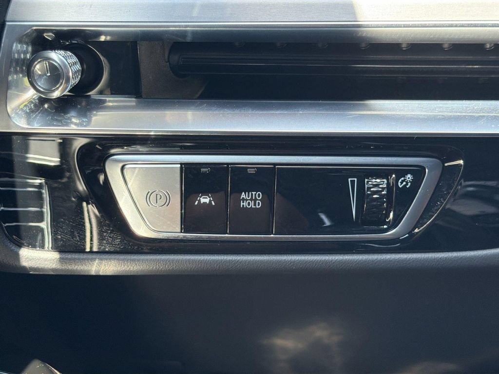 Certified 2024 Cadillac Lyriq Luxury RWD image 17