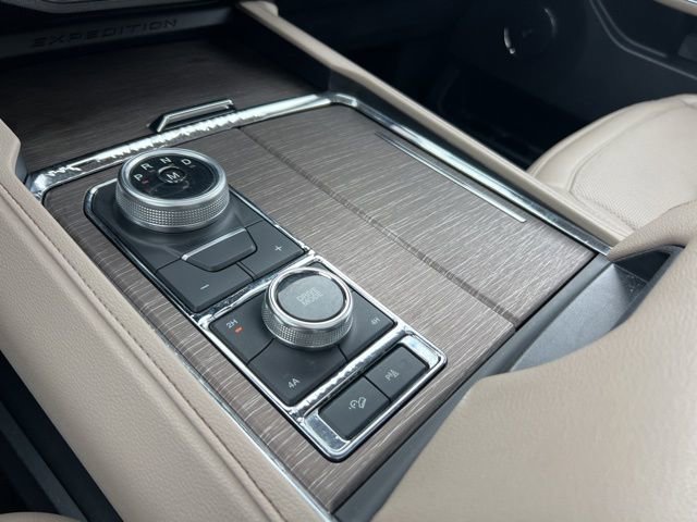 Certified 2023 Ford Expedition Limited image 18