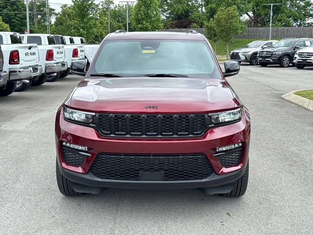 New 2025 Jeep Grand Cherokee Limited w/ Black Appearance Package AWD/4WD image 2