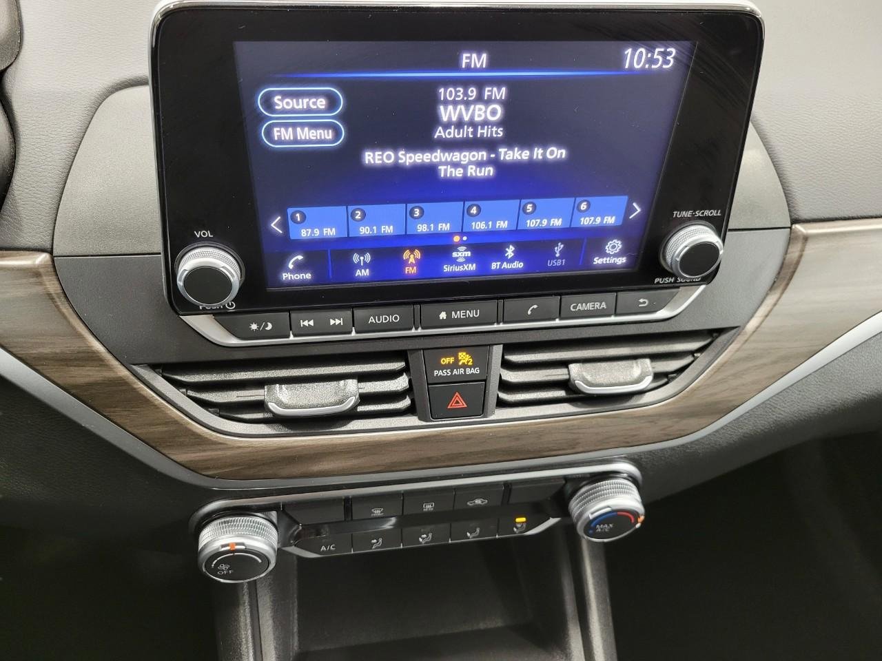 Used 2025 Nissan Altima 2.5 SV FWD image 6