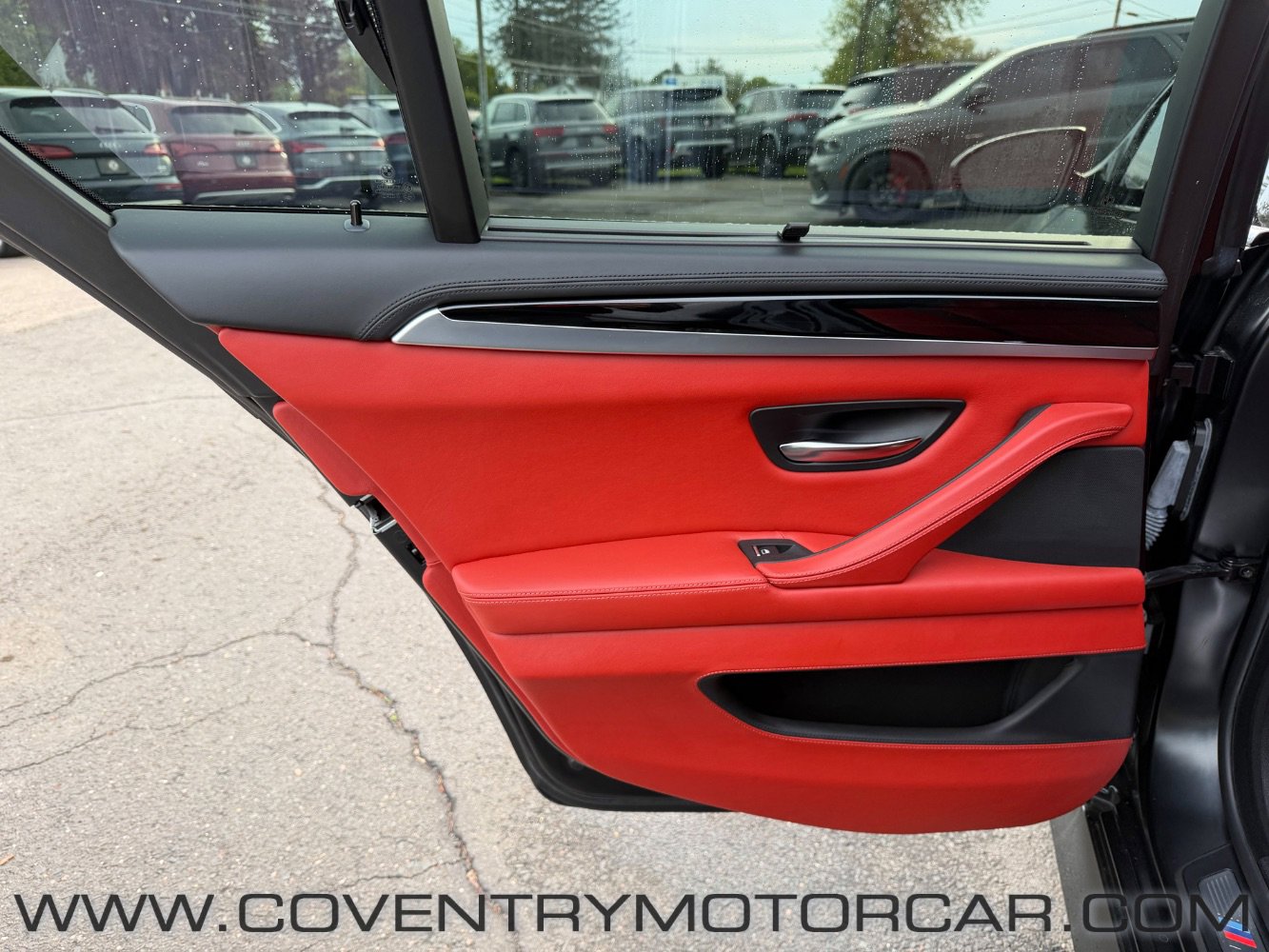Used 2013 BMW M5 RWD image 45