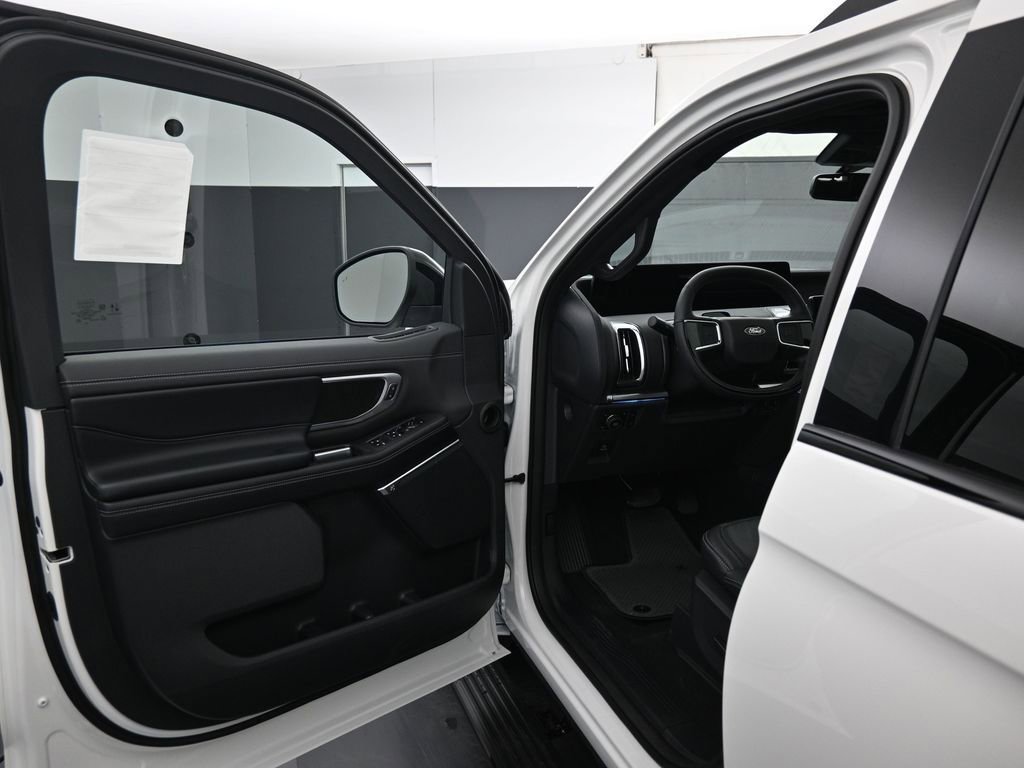 New 2025 Ford Expedition Max Platinum w/ Stealth Appearance Package image 8