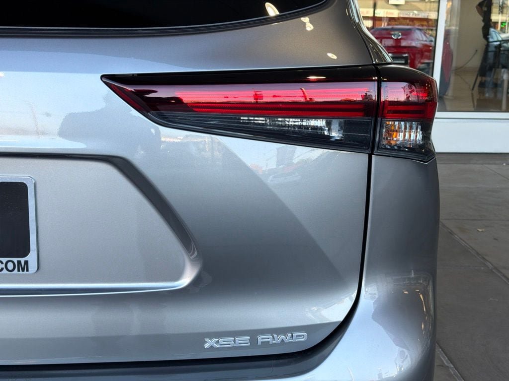 New 2026 Toyota Highlander XSE AWD/4WD image 12