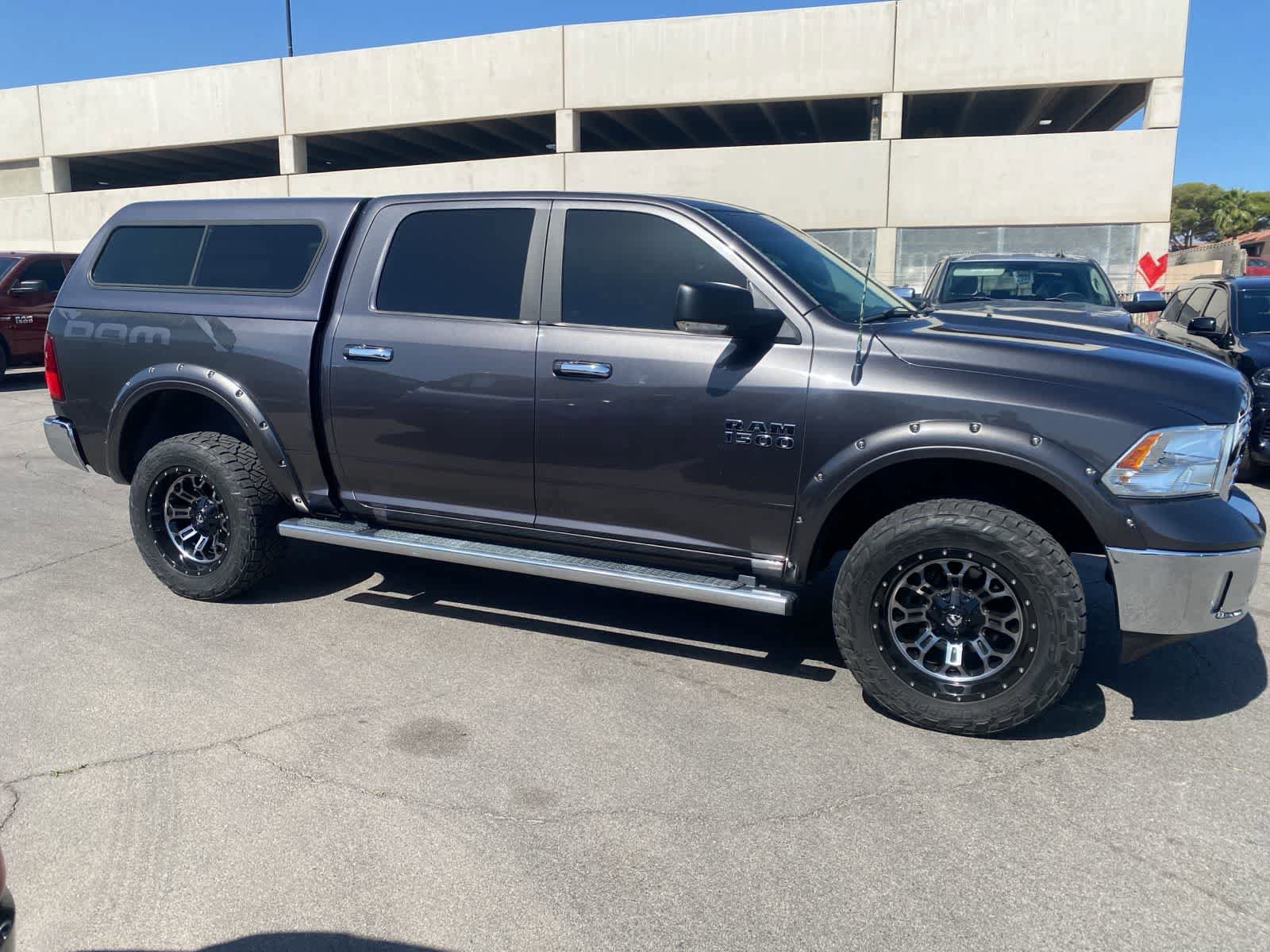 Used 2017 RAM 1500 Classic SLT w/ SLT Plus D￩cor Group AWD/4WD image 4