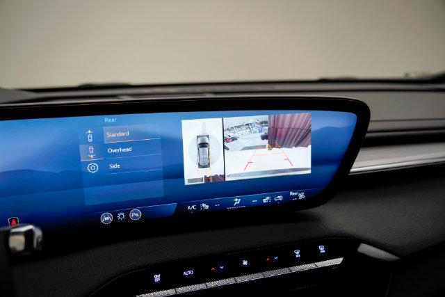 Used 2025 Buick Enclave Preferred FWD image 13