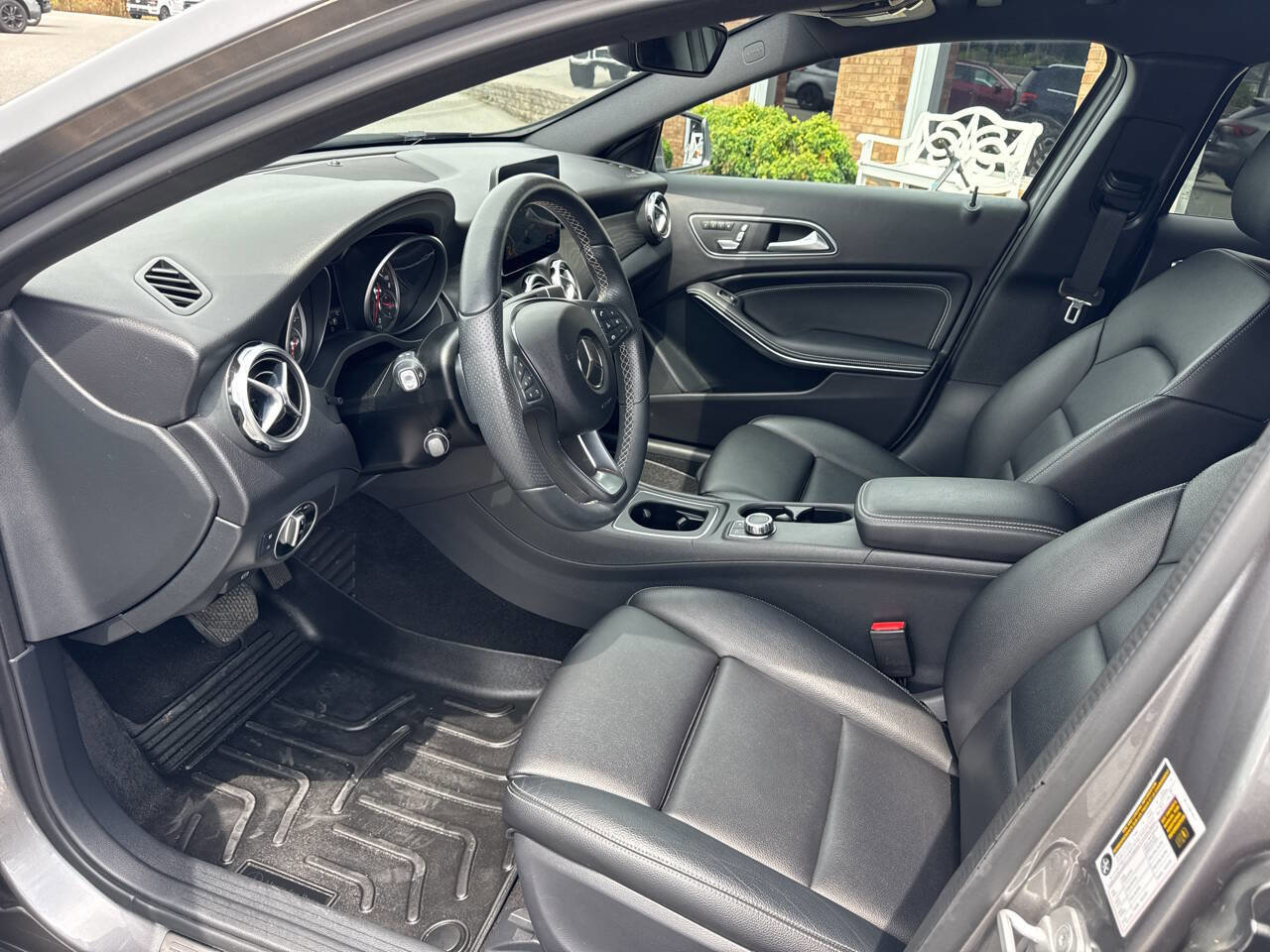 Used 2018 Mercedes-Benz GLA 250 4MATIC image 15