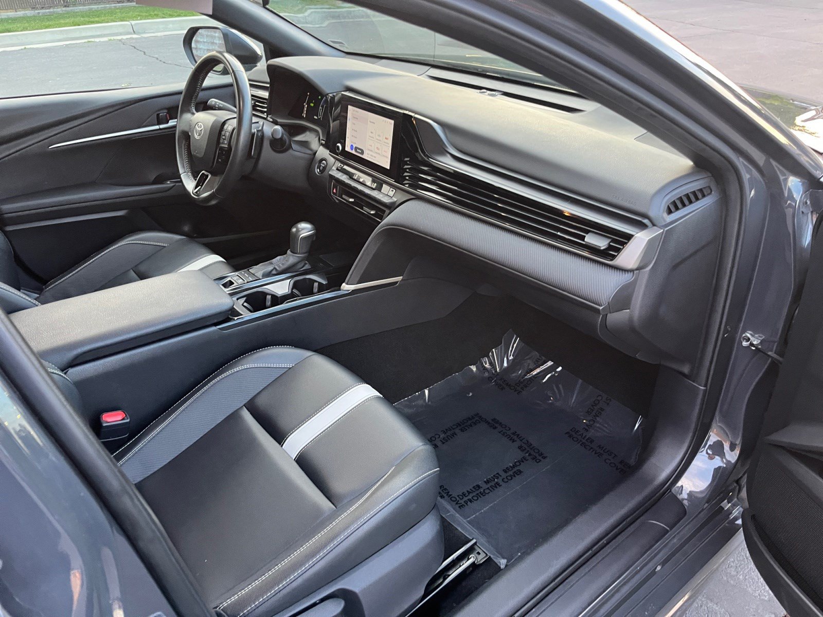 Used 2025 Toyota Camry SE FWD image 28
