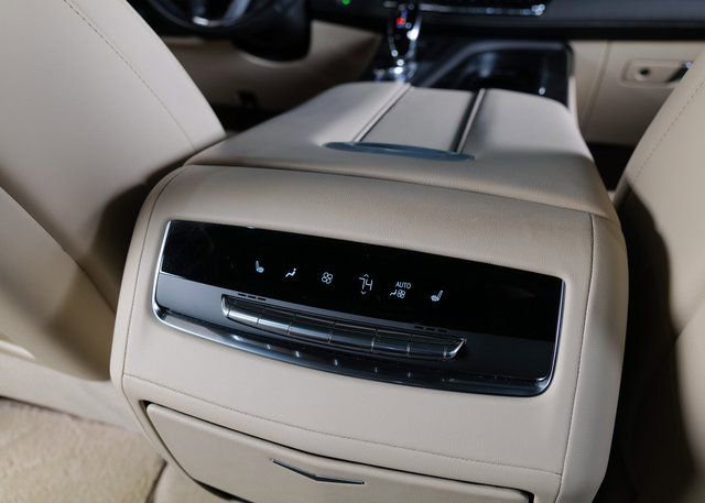 Used 2024 Cadillac Escalade Premium Luxury image 21