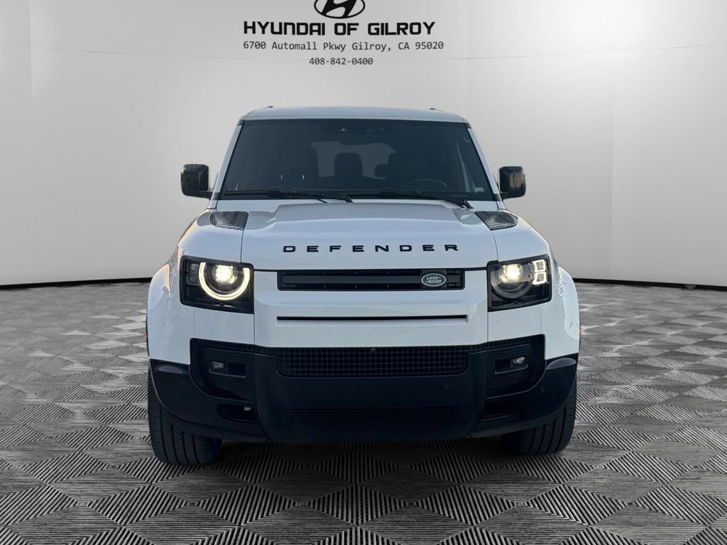 Used 2024 Land Rover Defender 130 X-Dynamic SE image 2