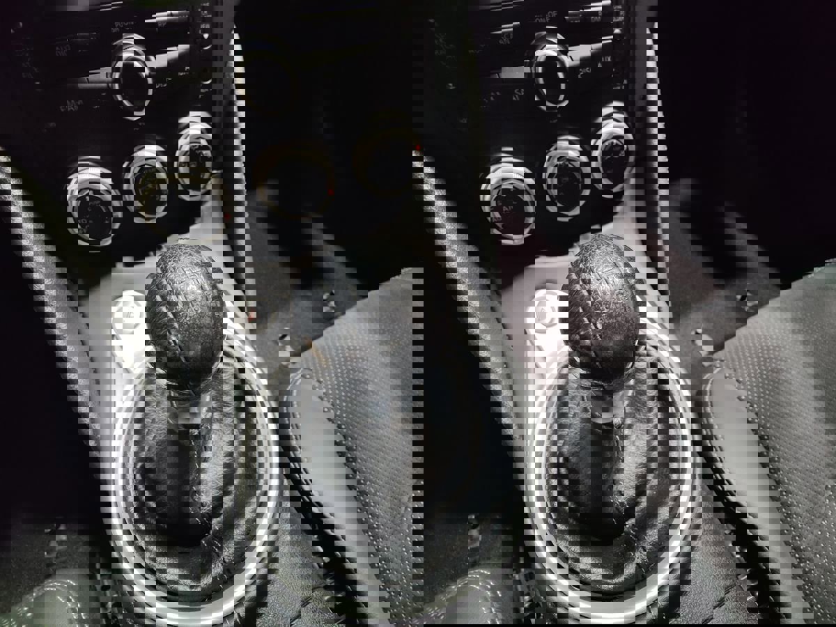 Used 2009 Nissan 370Z Touring image 28