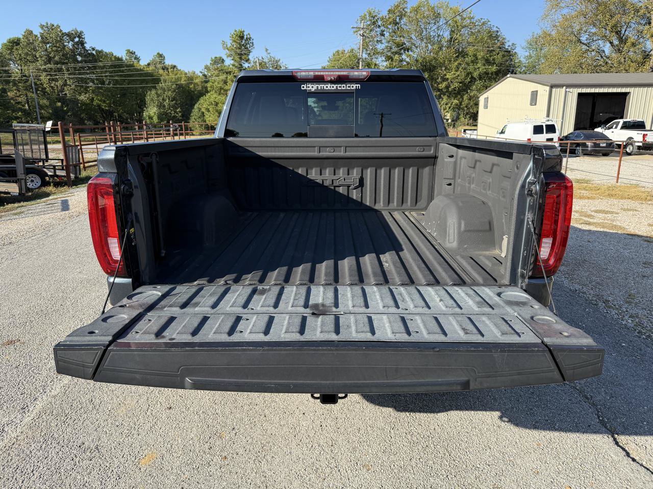 Used 2021 GMC Sierra 1500 AT4 w/ AT4 Premium Package AWD/4WD image 4