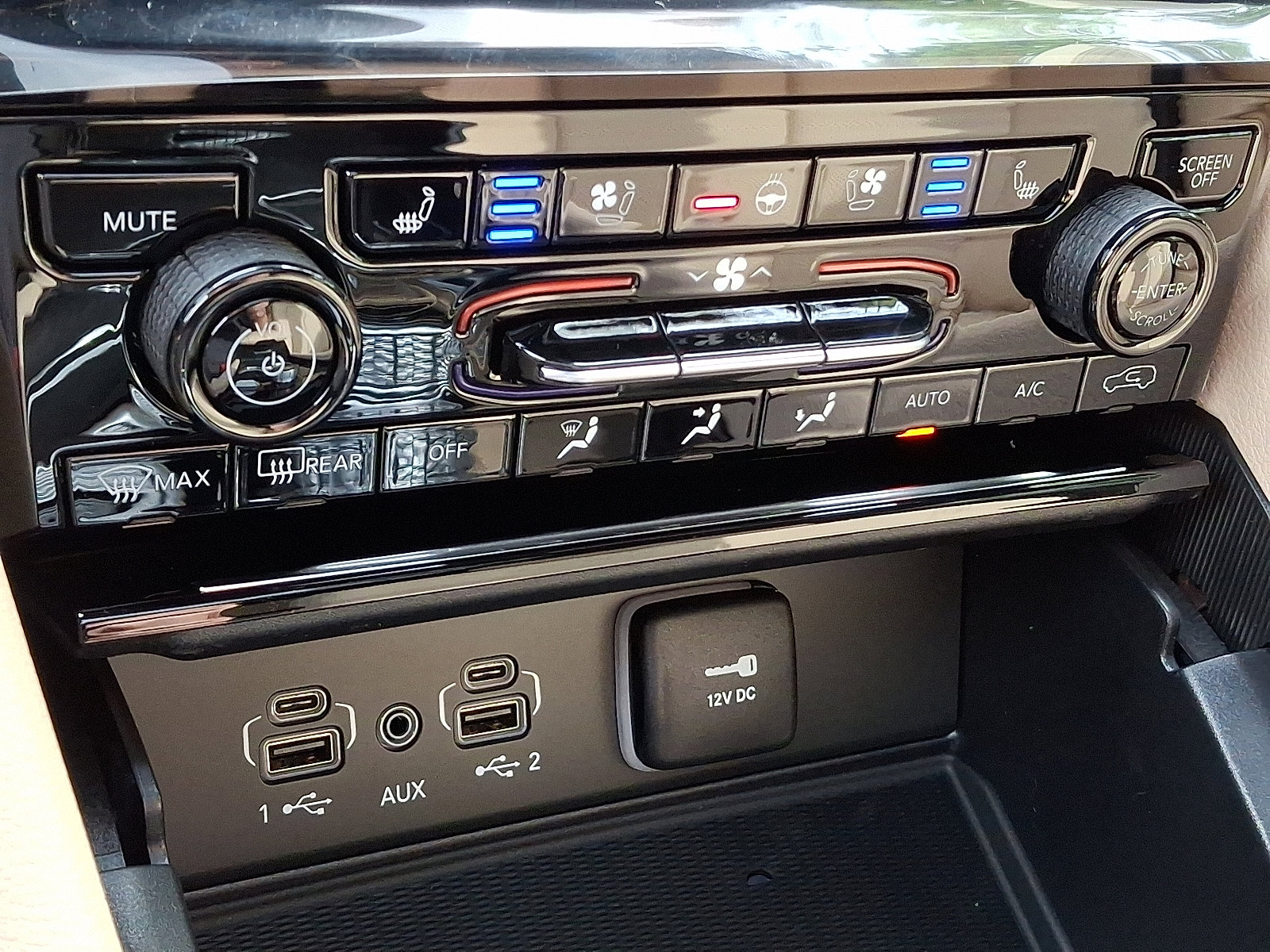 New 2025 Jeep Grand Cherokee Limited w/ Luxury Tech Group II image 12