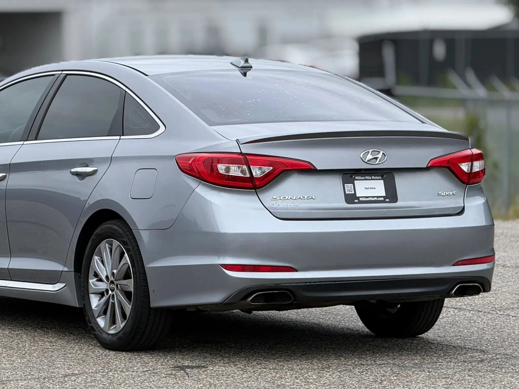 Used 2016 Hyundai Sonata Sport w/ Option Group 1V FWD image 16