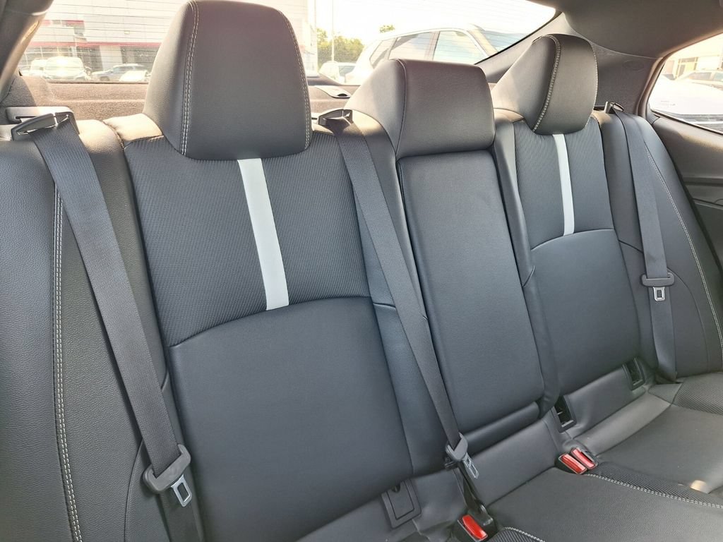 Used 2025 Toyota Camry SE FWD image 27