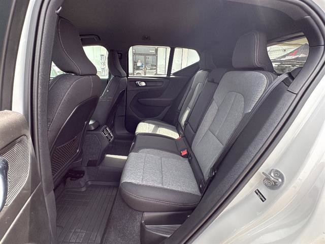 Used 2025 Volvo XC40 B5 Core w/ Protection Package AWD/4WD image 16