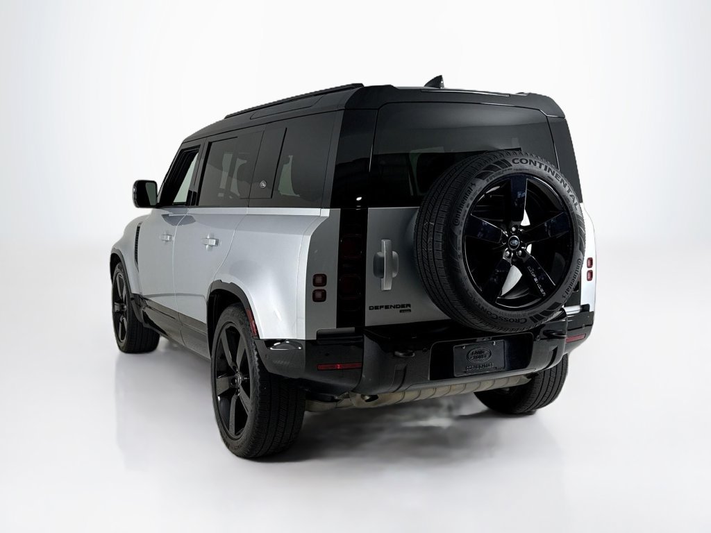 Used 2022 Land Rover Defender 110 X-Dynamic HSE AWD/4WD image 3