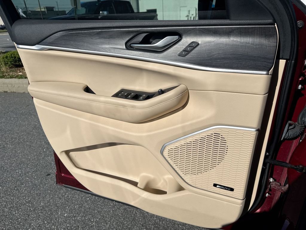 Used 2022 Jeep Grand Cherokee L Limited RWD image 17