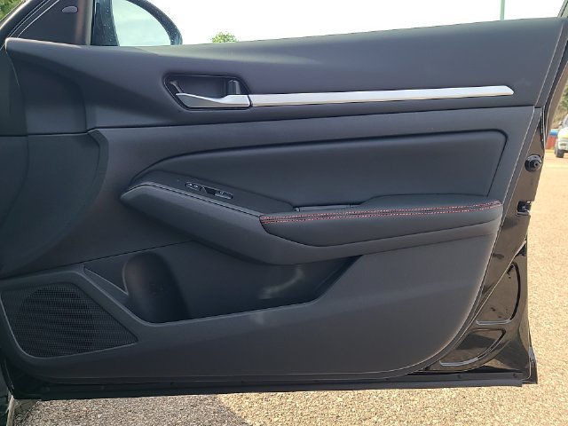 New 2026 Nissan Altima 2.5 SR AWD/4WD image 24