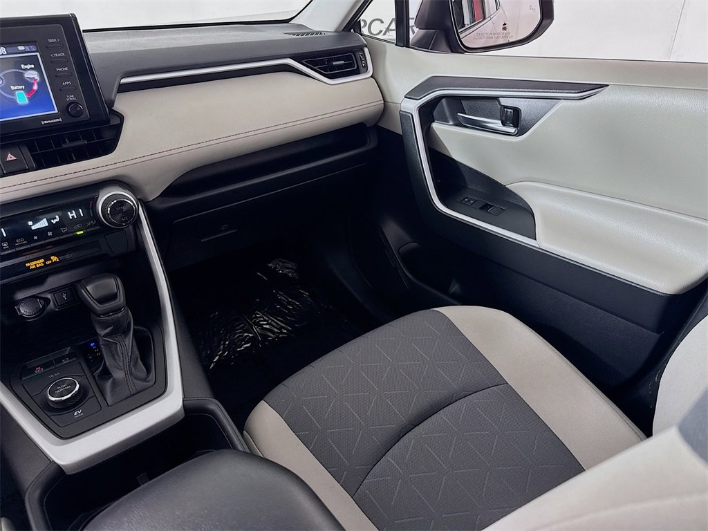 Used 2022 Toyota RAV4 XLE image 22