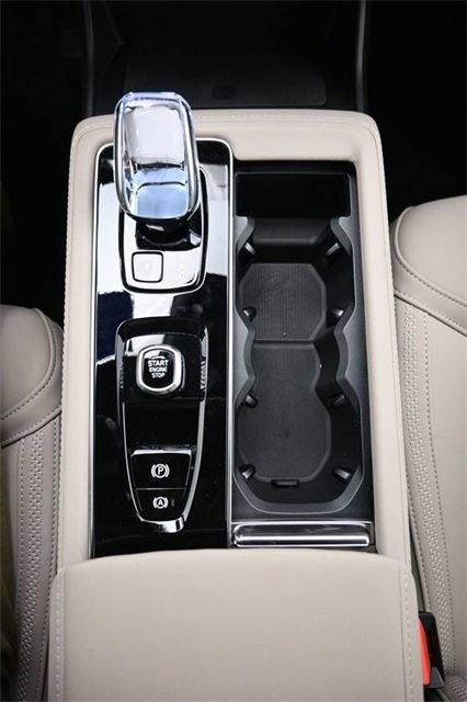 New 2026 Volvo XC90 B6 Plus w/ Protection Package Premier image 11