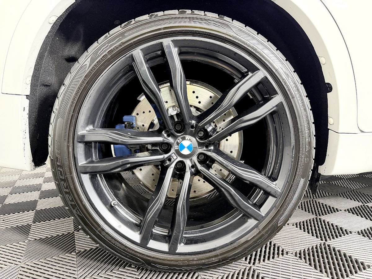Used 2017 BMW X6 M AWD/4WD image 28