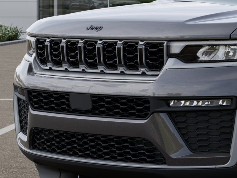 New 2026 Jeep Grand Cherokee Limited w/ Limited Altitude Package AWD/4WD image 11