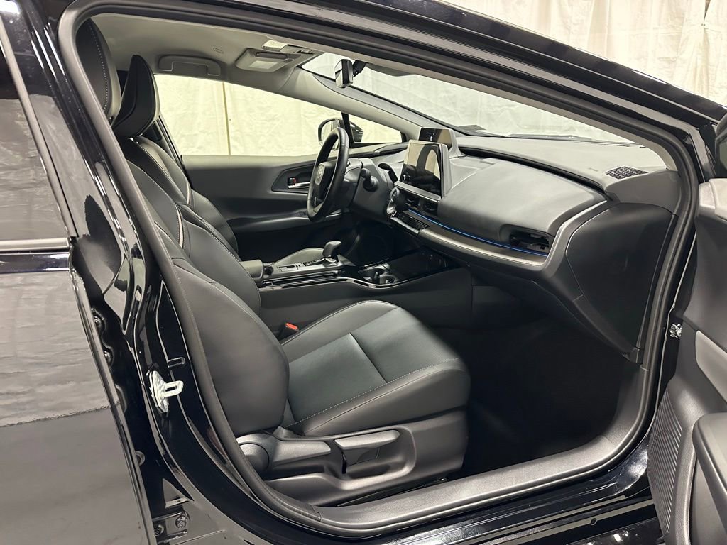 Used 2025 Toyota Prius XLE image 59