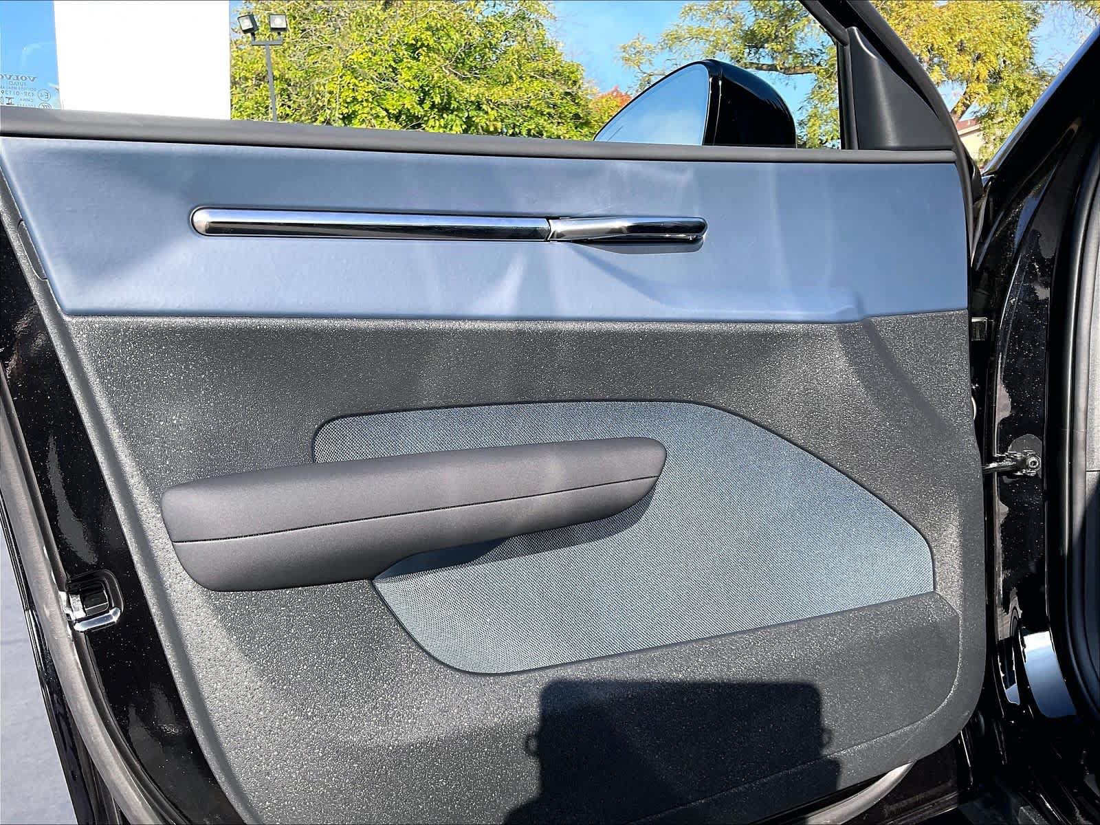 New 2025 Volvo EX30 Plus w/ Protection Package Premier AWD/4WD image 24