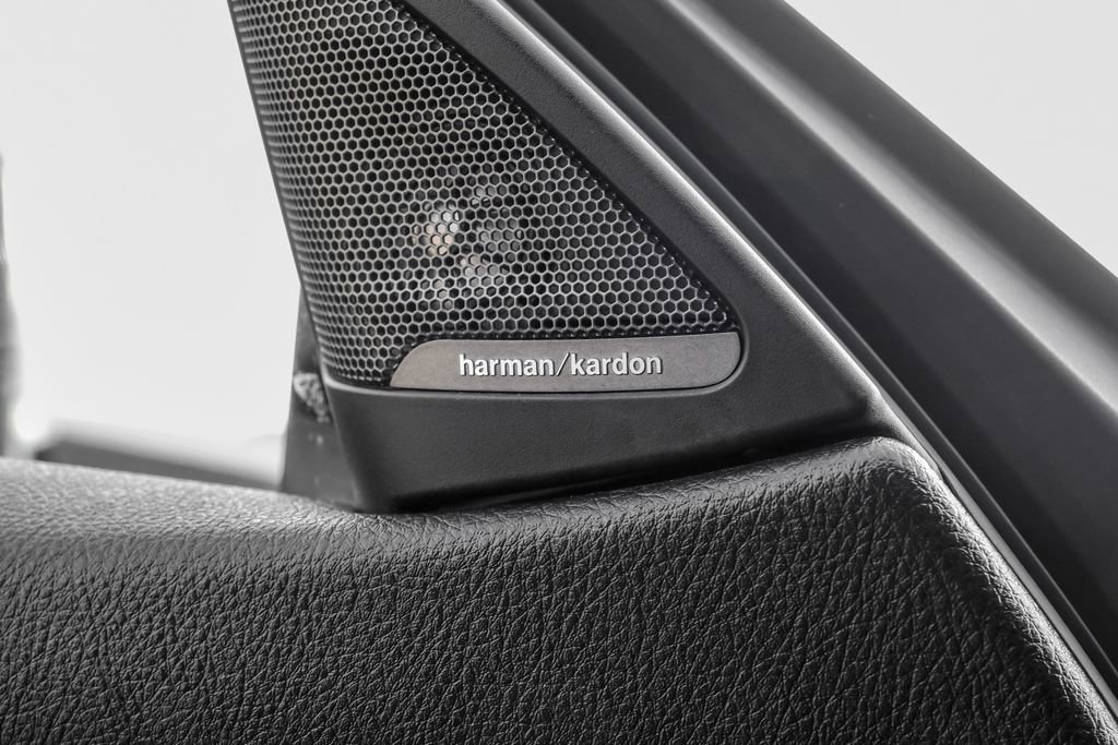 Used 2018 BMW M4 Convertible image 52