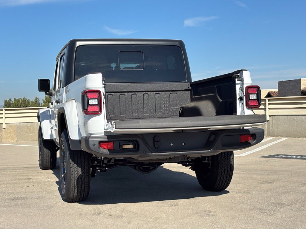 New 2026 Jeep Gladiator Sport AWD/4WD image 6
