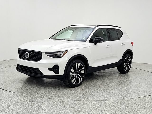 Used 2025 Volvo XC40 B5 Ultra