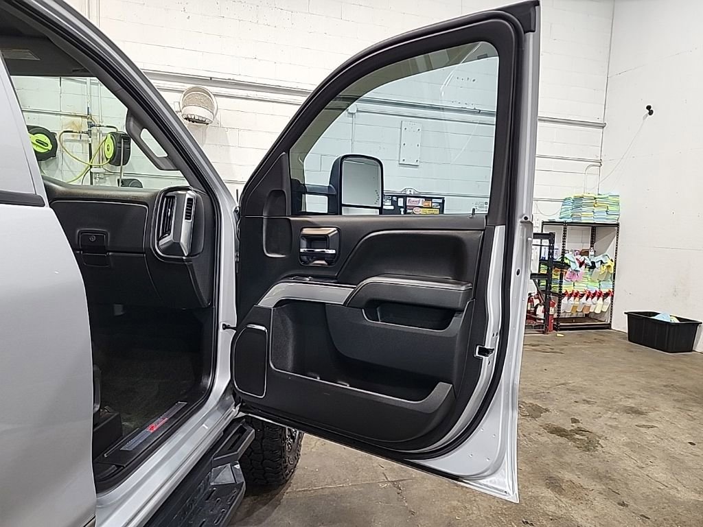 Used 2015 Chevrolet Silverado 2500 LTZ w/ Z71 Package, Off-Road AWD/4WD image 17