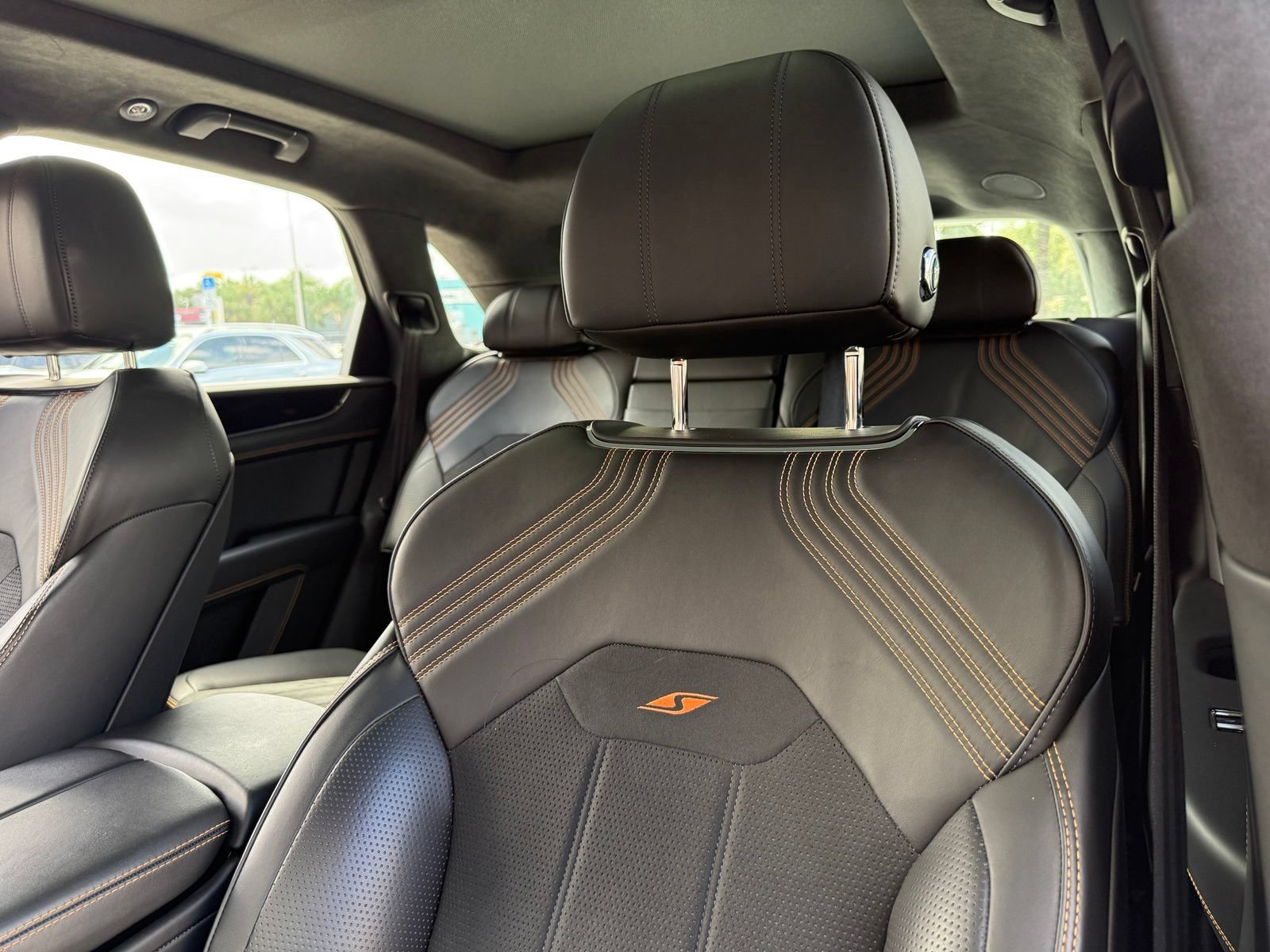 Used 2023 Bentley Bentayga AWD/4WD image 19