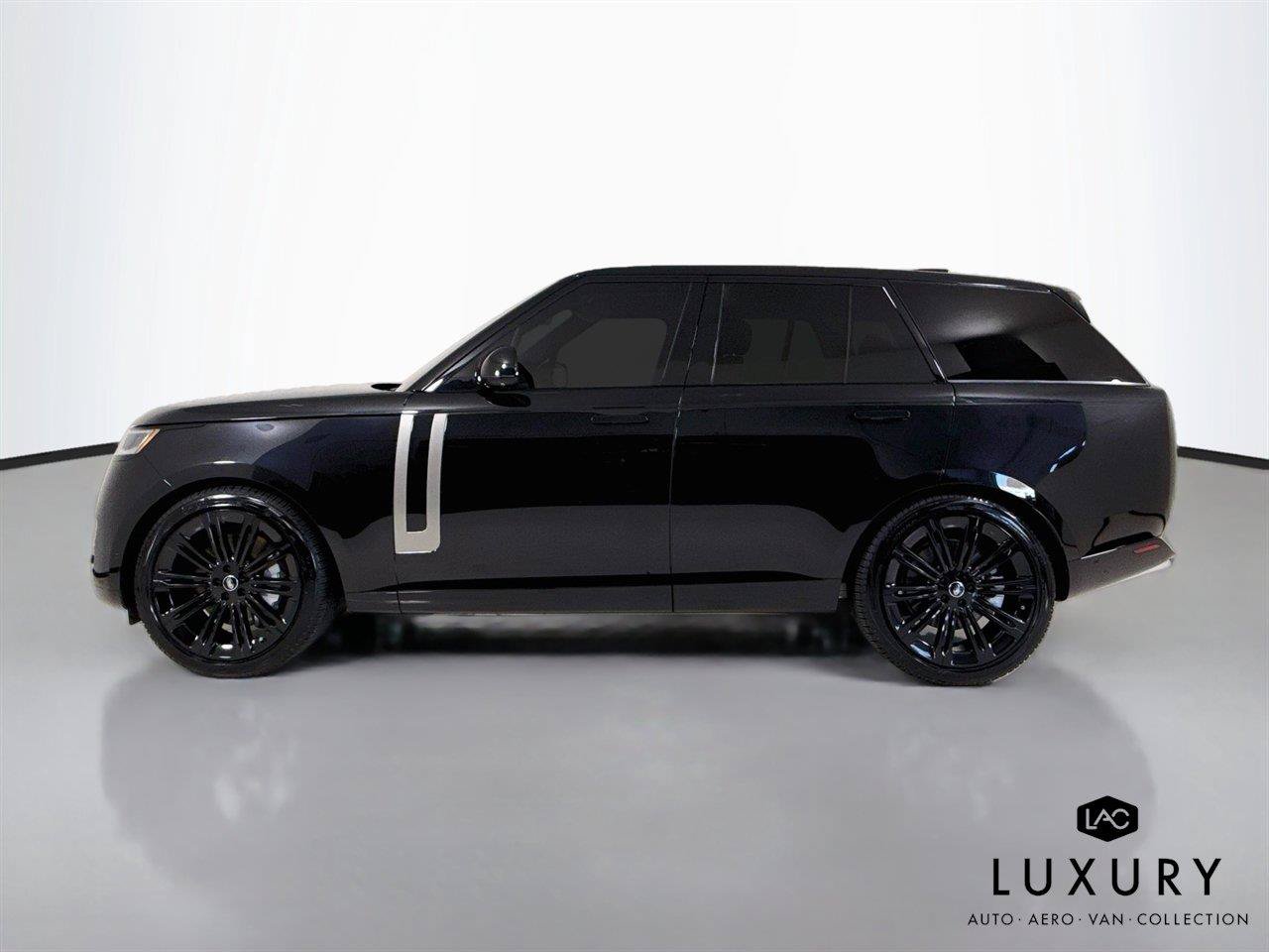 Used 2024 Land Rover Range Rover SE AWD/4WD image 9