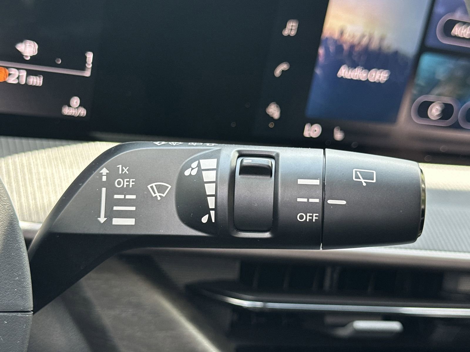 New 2025 Nissan Murano SV FWD image 12