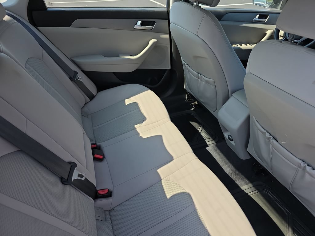 Used 2015 Hyundai Sonata SE FWD image 15