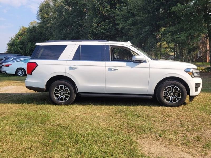 Used 2024 Ford Expedition XLT image 16