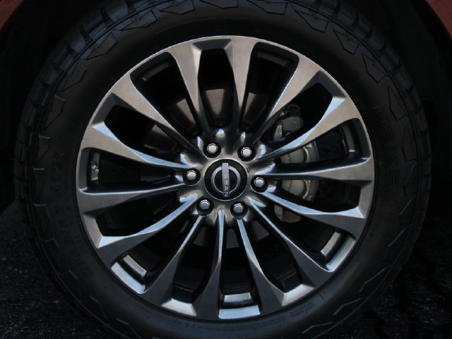 Used 2021 Nissan Armada Platinum w/ Captain's Chairs Package AWD/4WD image 36