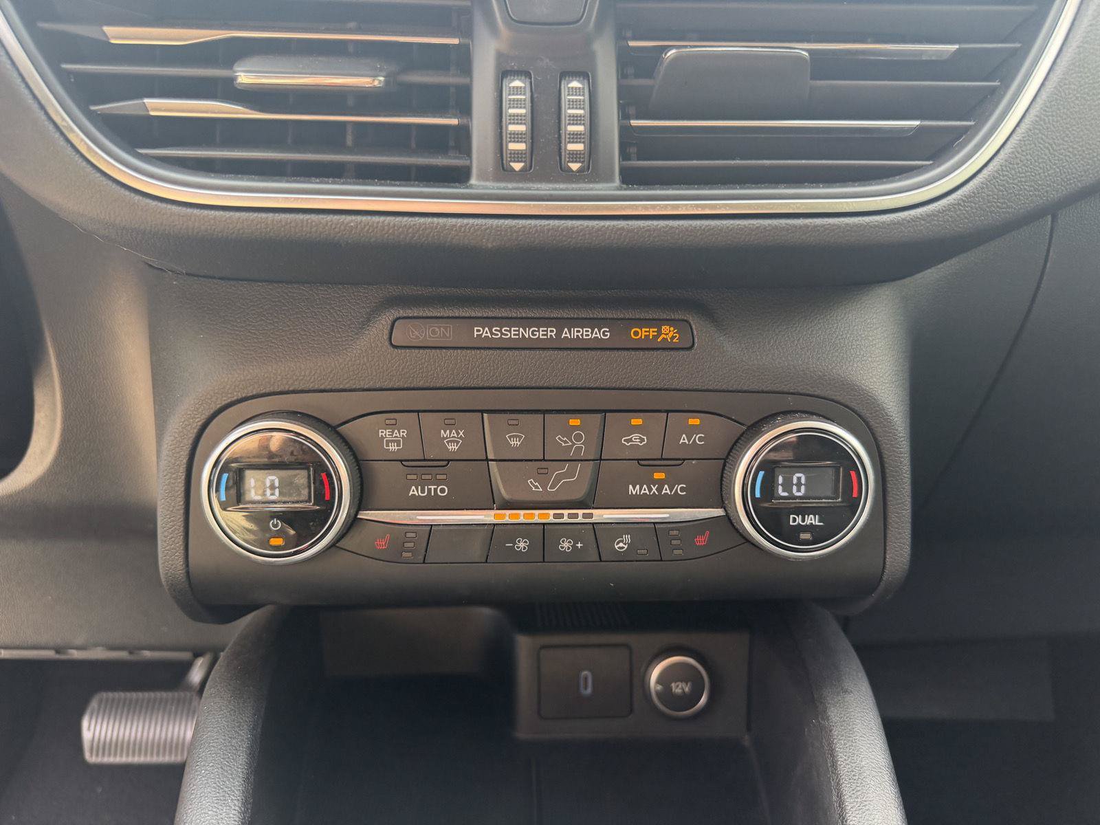 Used 2020 Ford Escape Titanium AWD/4WD image 18
