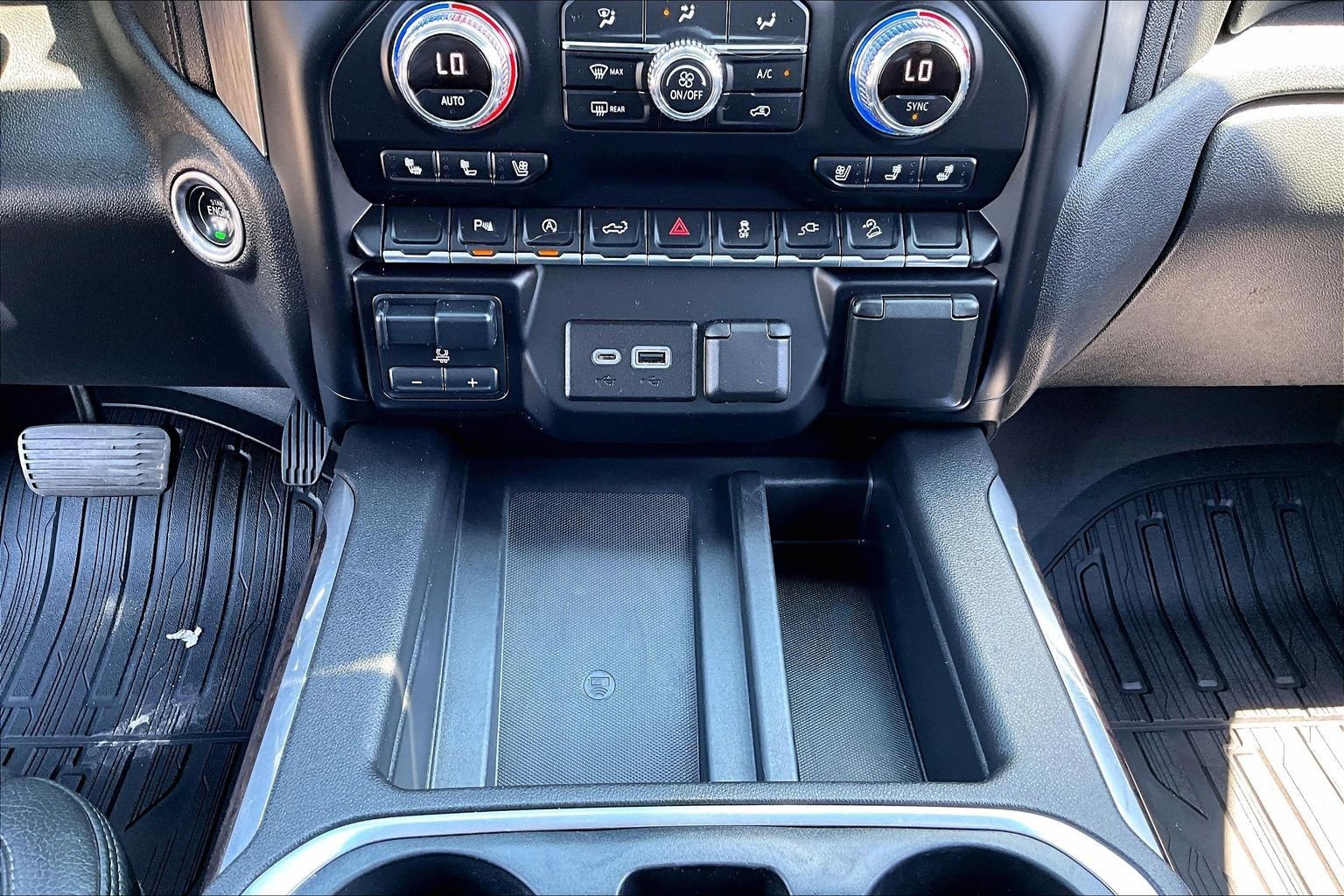 Used 2020 GMC Sierra 1500 Denali w/ LPO, GMC Protection Package AWD/4WD image 26