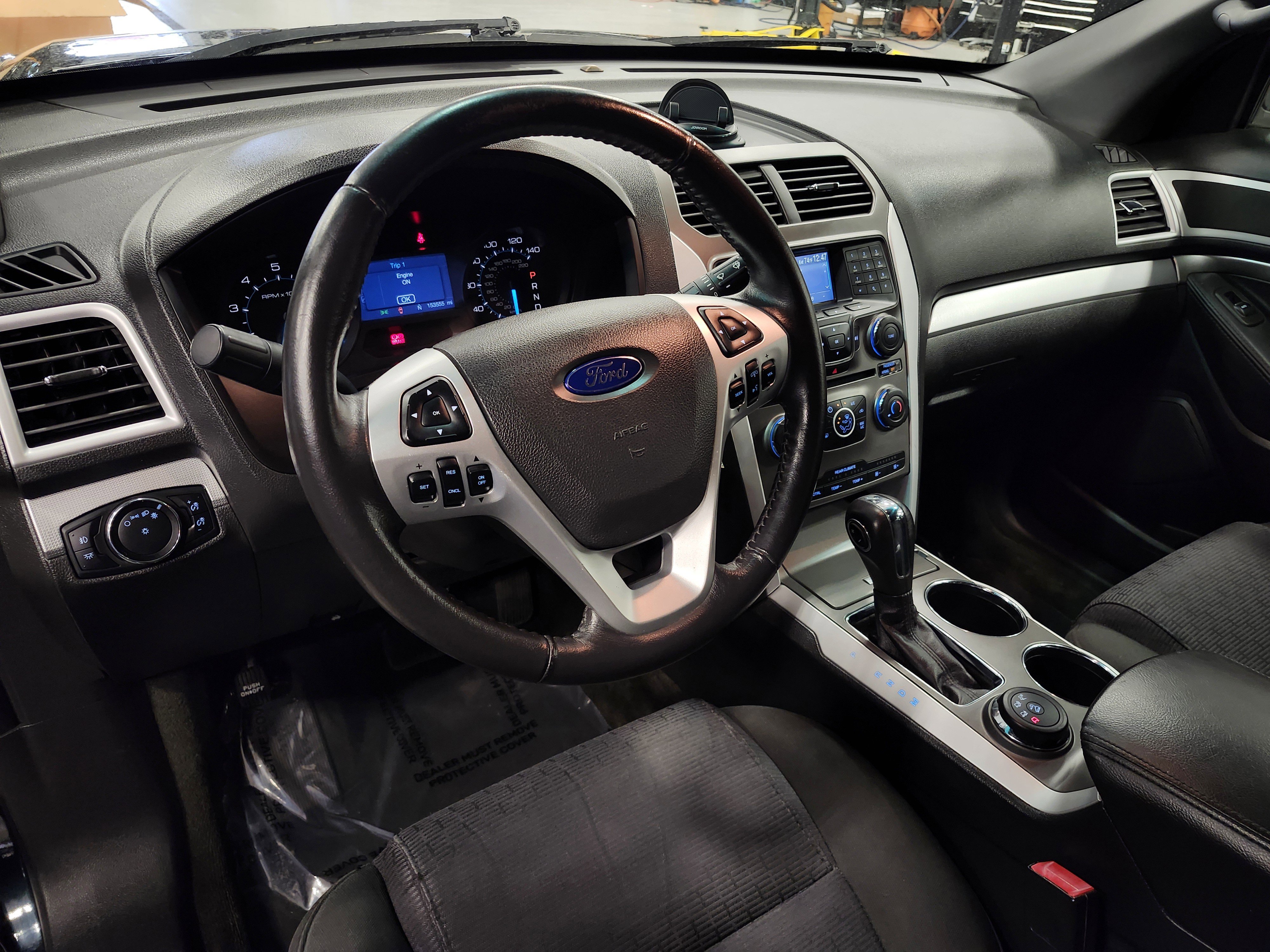 Used 2014 Ford Explorer XLT image 16