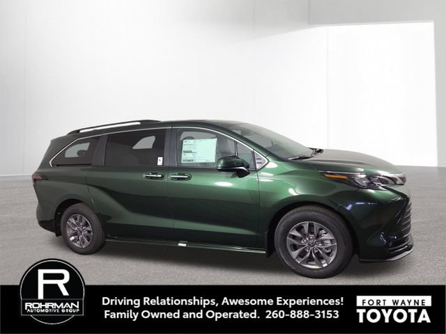 New 2026 Toyota Sienna XLE FWD image 5