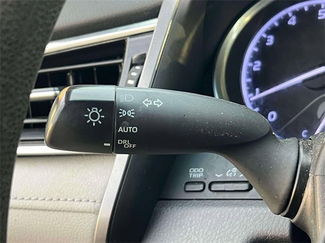 Used 2018 Toyota Camry LE image 23