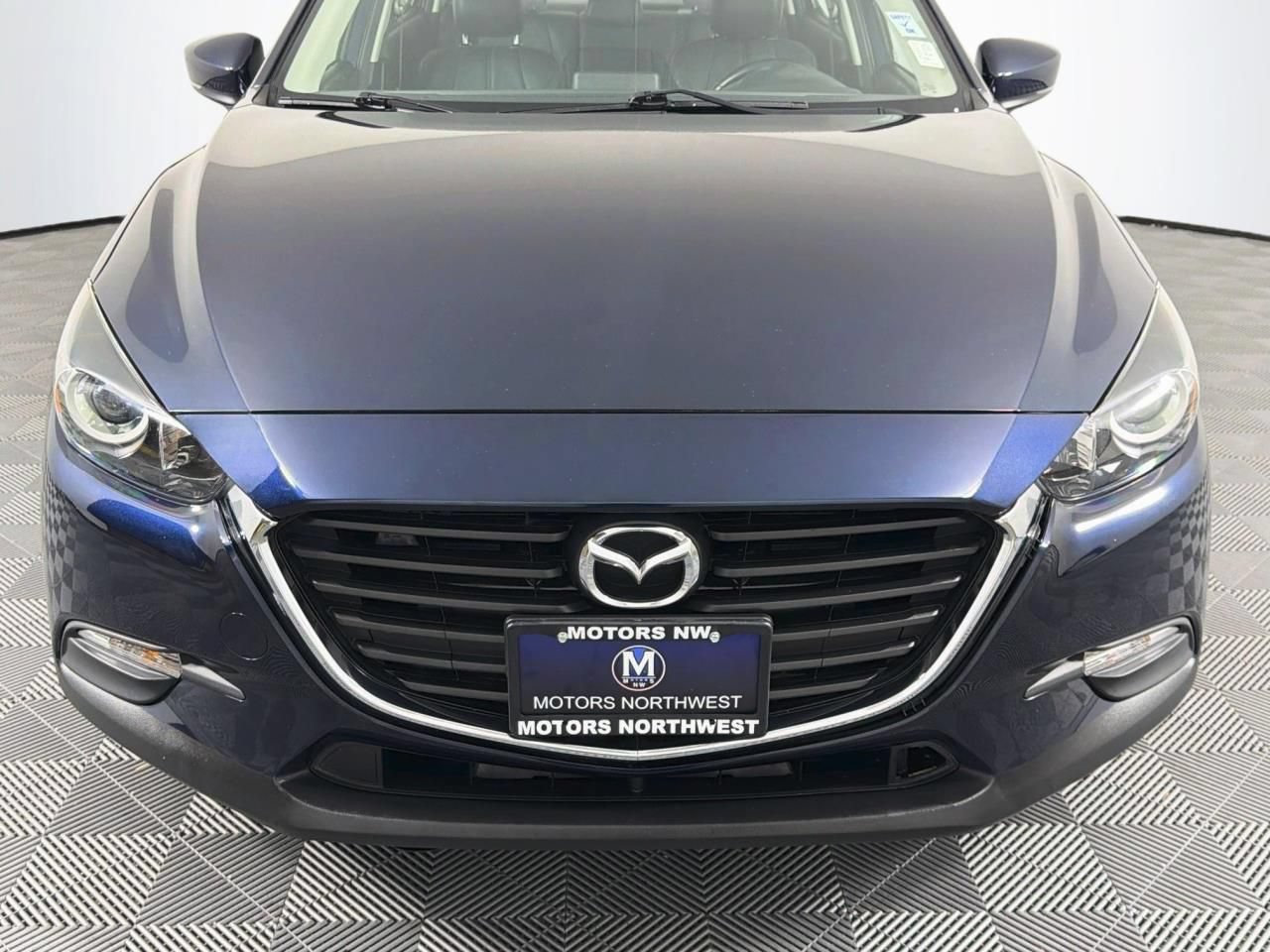 Used 2018 MAZDA MAZDA3 Touring FWD image 2