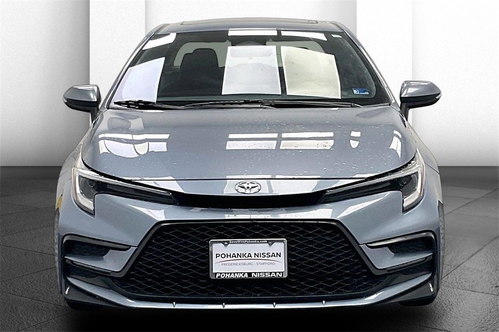 Used 2023 Toyota Corolla SE w/ SE Premium Package image 2