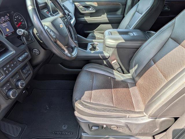 Used 2021 Chevrolet Suburban High Country w/ Premium Package AWD/4WD image 16