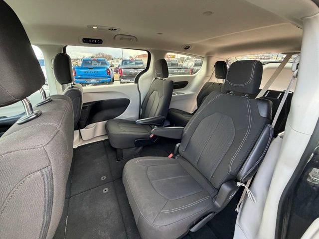 Used 2023 Chrysler Voyager LX FWD image 14