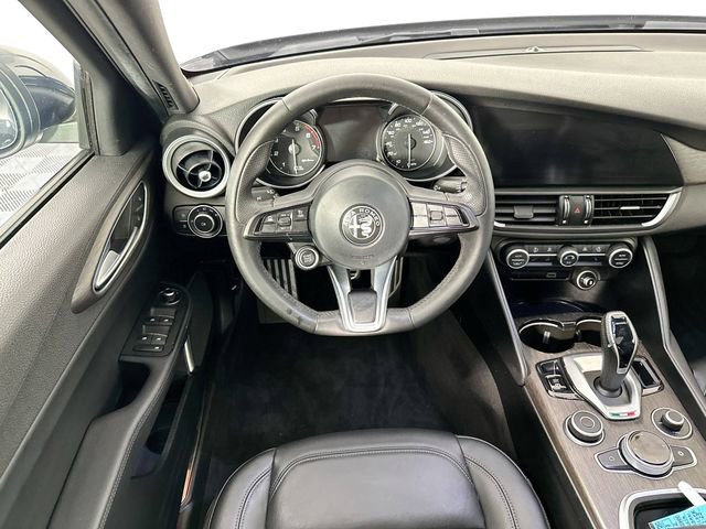 Used 2022 Alfa Romeo Giulia Ti AWD/4WD image 10