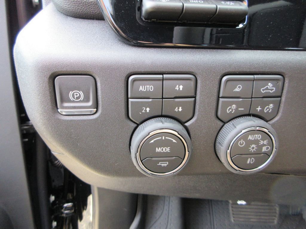 New 2026 Chevrolet Silverado 3500 High Country w/ High Country Premium Package AWD/4WD image 26