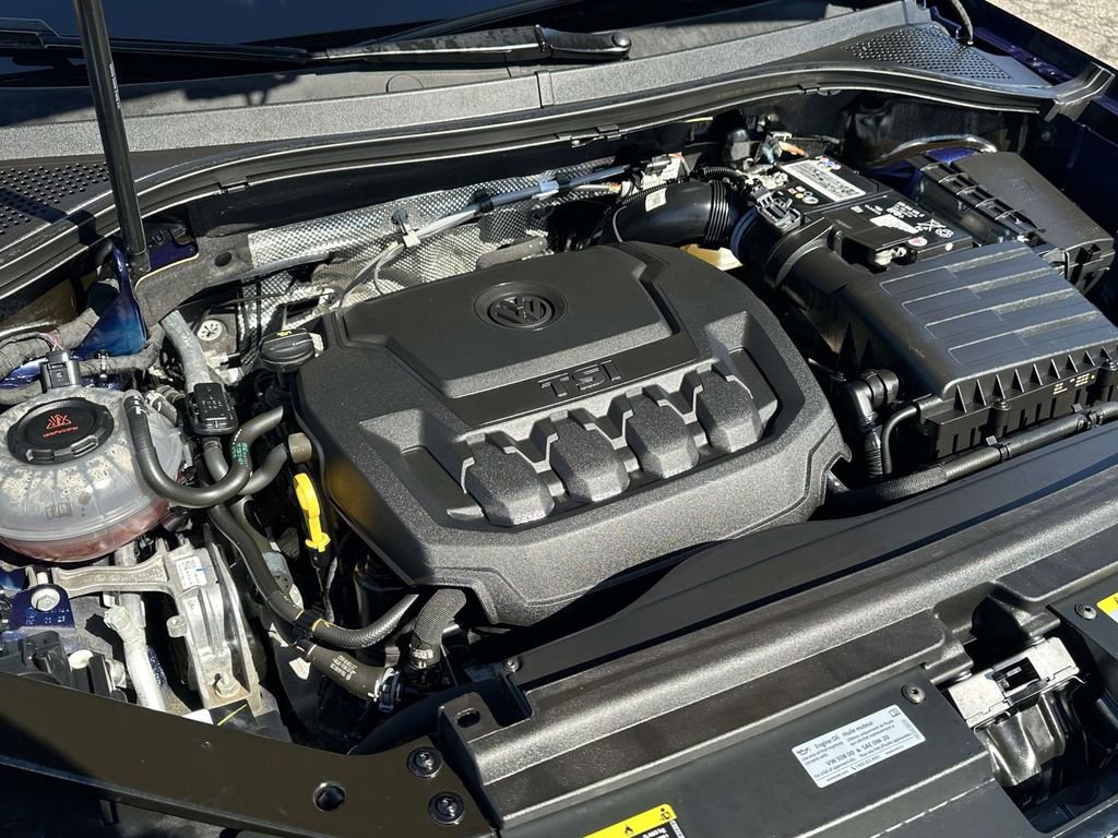 Certified 2023 Volkswagen Tiguan SE w/ Panoramic Sunroof Package image 10